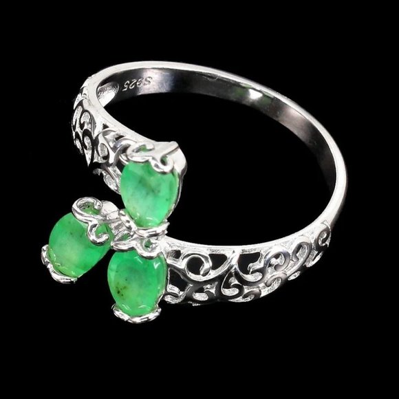 Emerald Bypass 3 Stone Cocktail Ring, Green Stone Trendy Luxury Filigree Ring - Picture 3 of 6